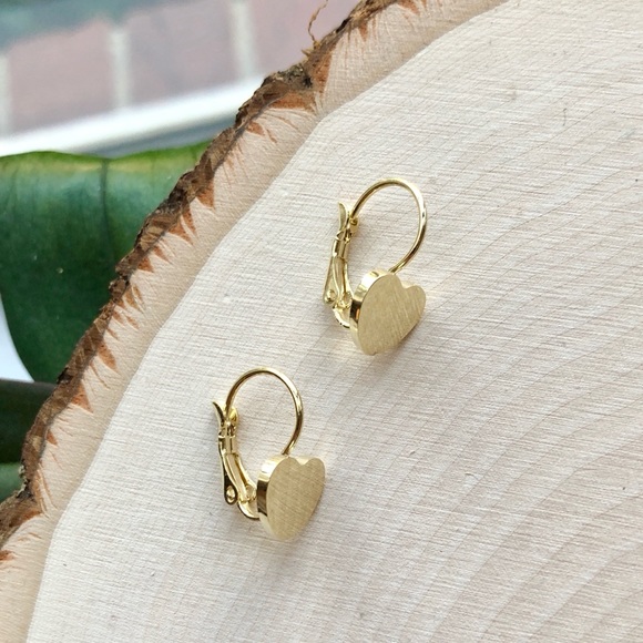 Anthropologie Jewelry - NEW Anthropologie Gold Heart Leverback Earrings